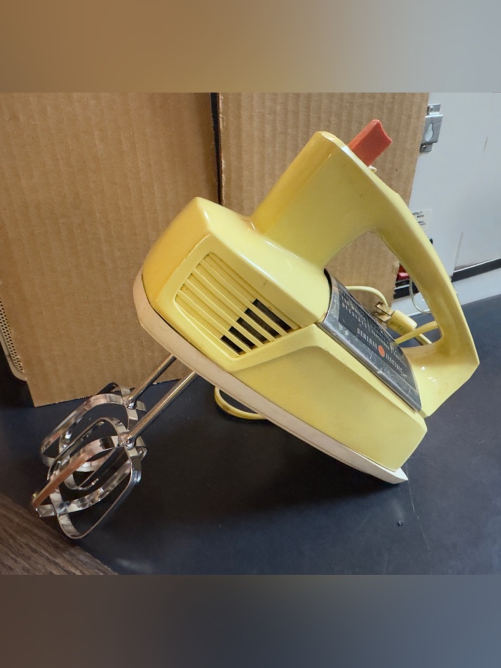 Vintage GE General Electric Atomic Yellow Hand Mixer 3 speec